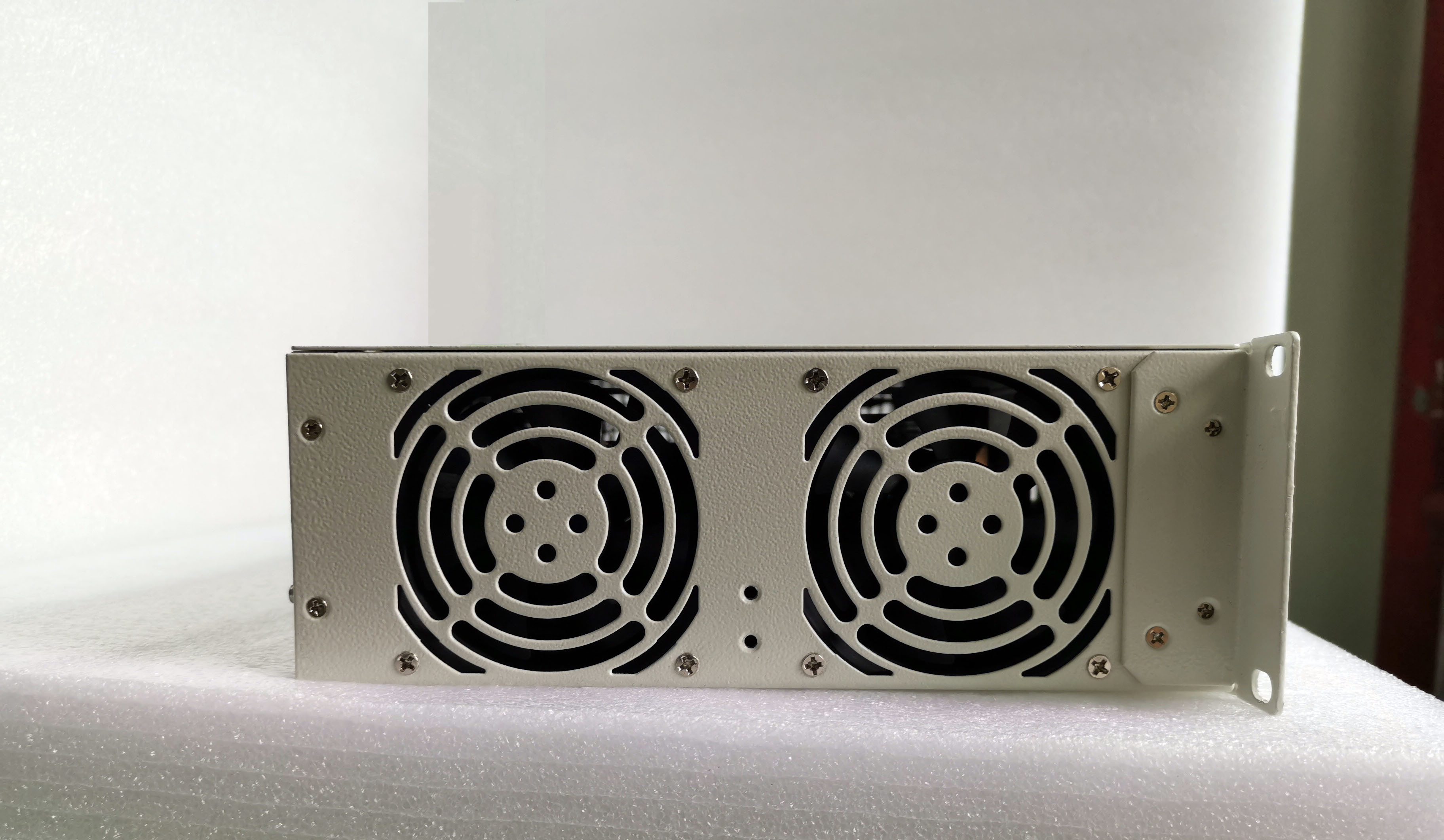19" In RCT2000D Series Isolated DC-DC Converters Input 110vdc Output 24vdc 1200w D50-12-14
