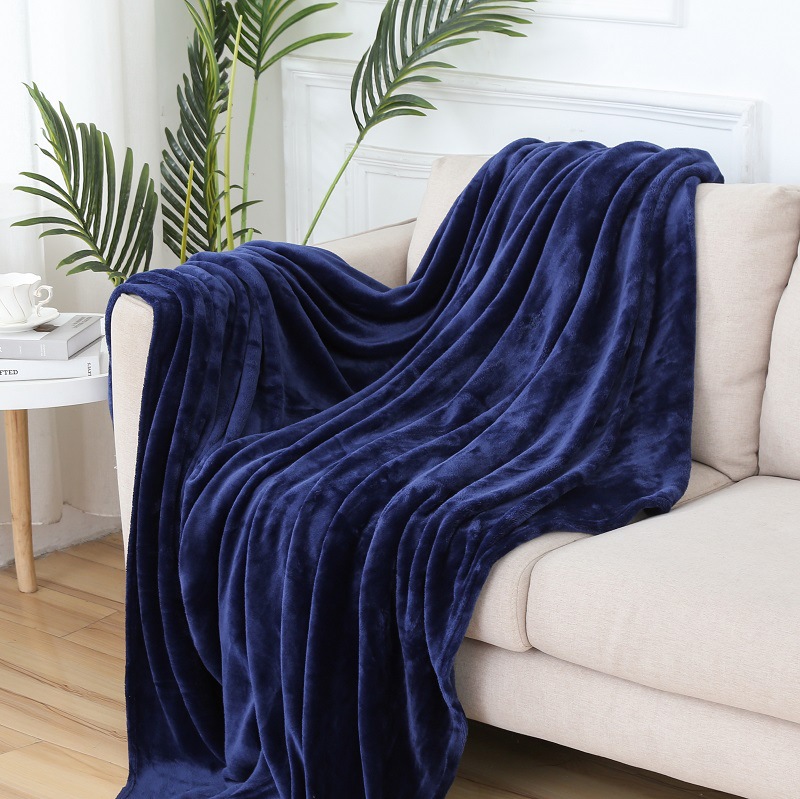 Simple Style Coral Fleece Blanket Solid Flannel Pet Blanket Polyester Throw Blanket