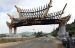 Golden Color Large Outdoor Sculpture 50 Meter Length For City Decoration
