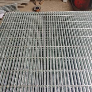 China 353/30/100 Heavy Duty Steel Grating Construction Site Passes Through Trucks factory