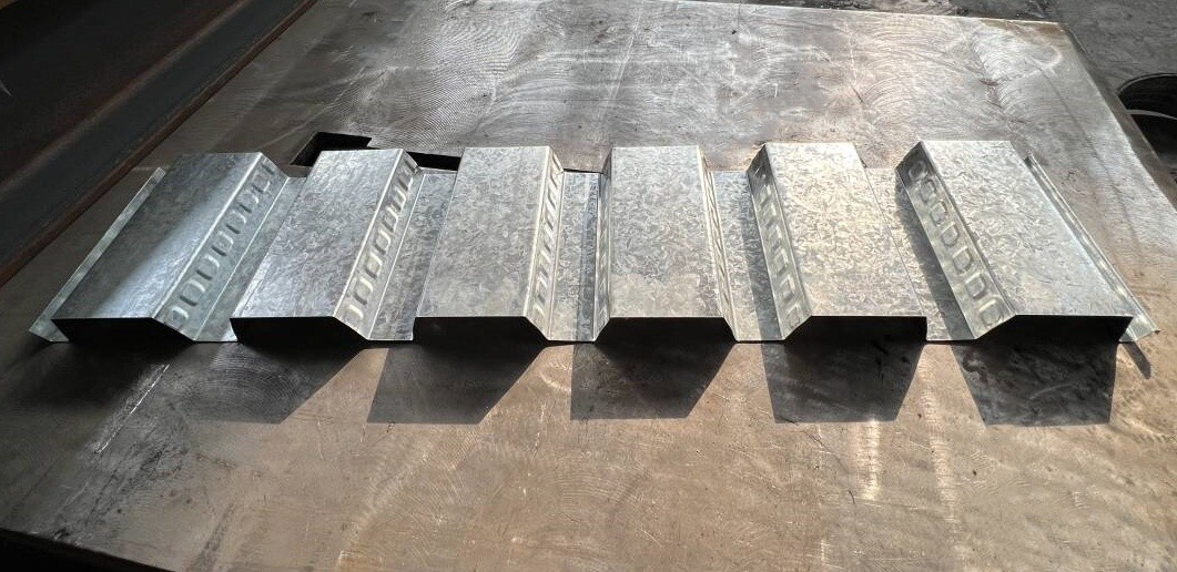 Servo Following Cutting 30m/Min High Speed 36'' Type B Roof/Floor Deck Roll Forming Machine
