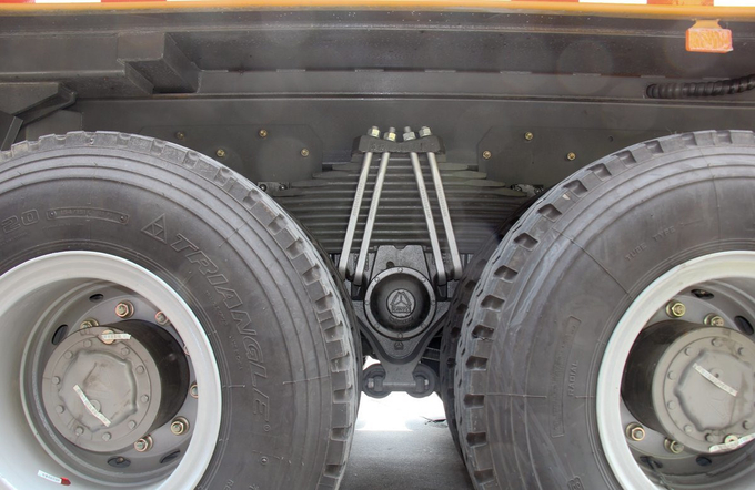 Sino Truck New Urban Construction Debris 6*4 Drive Mode 10 Tires Low Roof Left Hand Drive