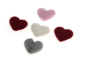 China 3 Cm Wool Handmade Felt Heart Ball Floral Material For Christmas Decoration factory