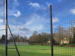 China ODM PVC Coated Wire Mesh Rolls Fencing 2.5mm Thickness 1.2m Height factory
