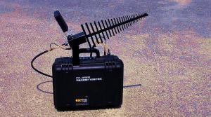 China Multiple Working Bands Waterproof Directional Drone Jammer 41X32X17cm factory