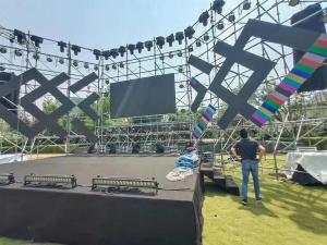 China SMD2121 5000 Nits P3.9 Stage Background LED Display factory