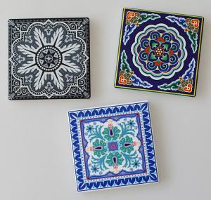 China Top Rated 4'' Shiny Square Ceramic Cork Coaster for Gift Use in White Color factory