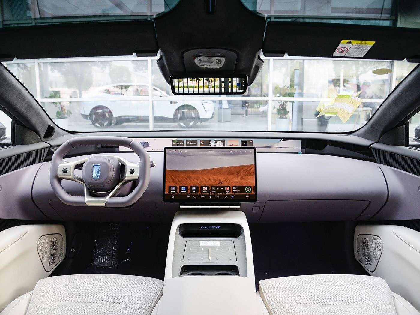 Avita 12 Fashion Design EV Aveta Car 650km Autonomous Driving Performance Edition With Three Laser Four Wheel Drive