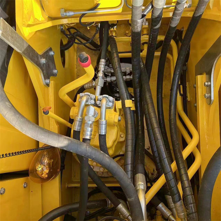 Second Hand 2022 Komatsu PC210 Excavator with Original Hydraulic Pump in Japan Market