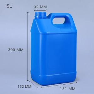 China 5L Plastic Jerry Can Enclosed 5 Liter HDPE Jerry Can With Handle factory