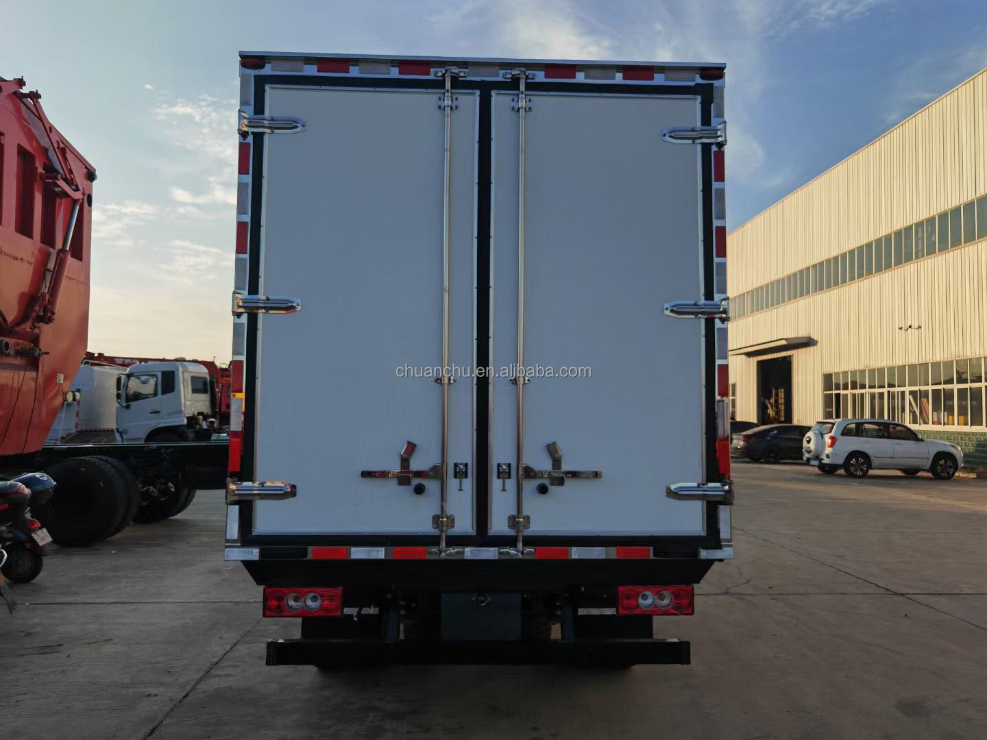 Foton 4x2 Small Refrigerator Truck Gasoline Fuel Type Cold Chain Transport Vehicle