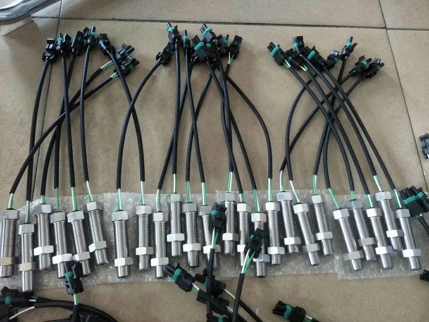 PC200-5 PC200-6 PC220-6 6D102 Engine Revolution Speed Sensor 7861-92-2310 For Komatsu Excavator