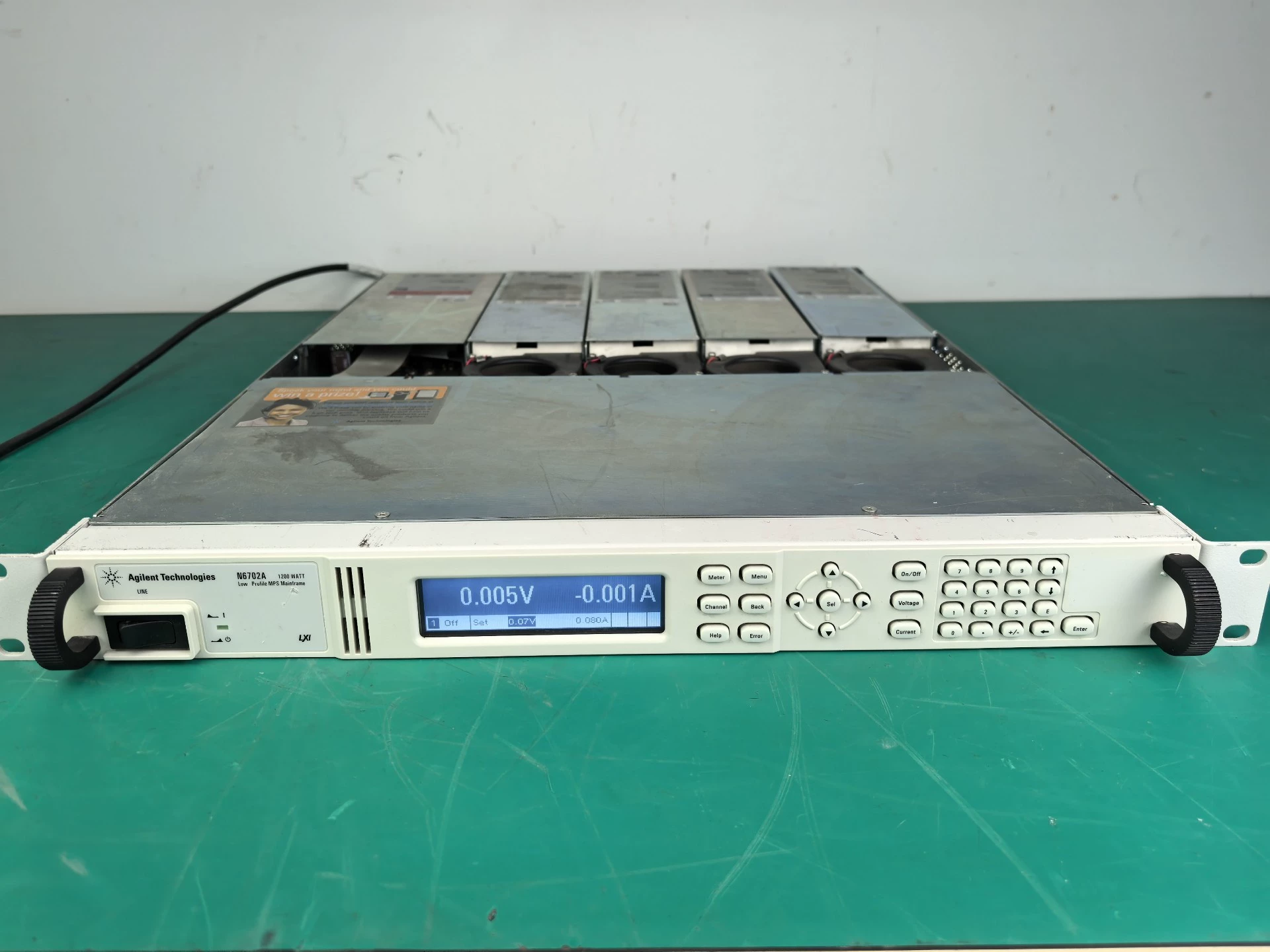 1200 W 4 Slot Modular Power System Mainframe Agilent N6702A