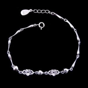 China Girls Simple Silver Bracelet Flowers Design / Pure 925 Silver Bracelet Jewelry factory