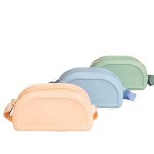 China Reusable Harmless Silicone Cosmetic Case , Waterproof Silicone Makeup Pouch factory