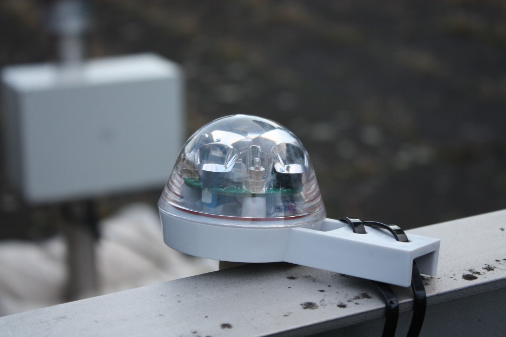 Optical Rain Sensor for Roof System Max instantaneous 0.4mm/s Unit 0.2mm/pulse