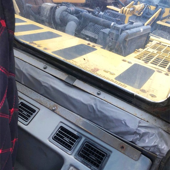 Komatsu PC 220-6 in Good Condition with Parts from Japan 2020 Model and 118 kW Power