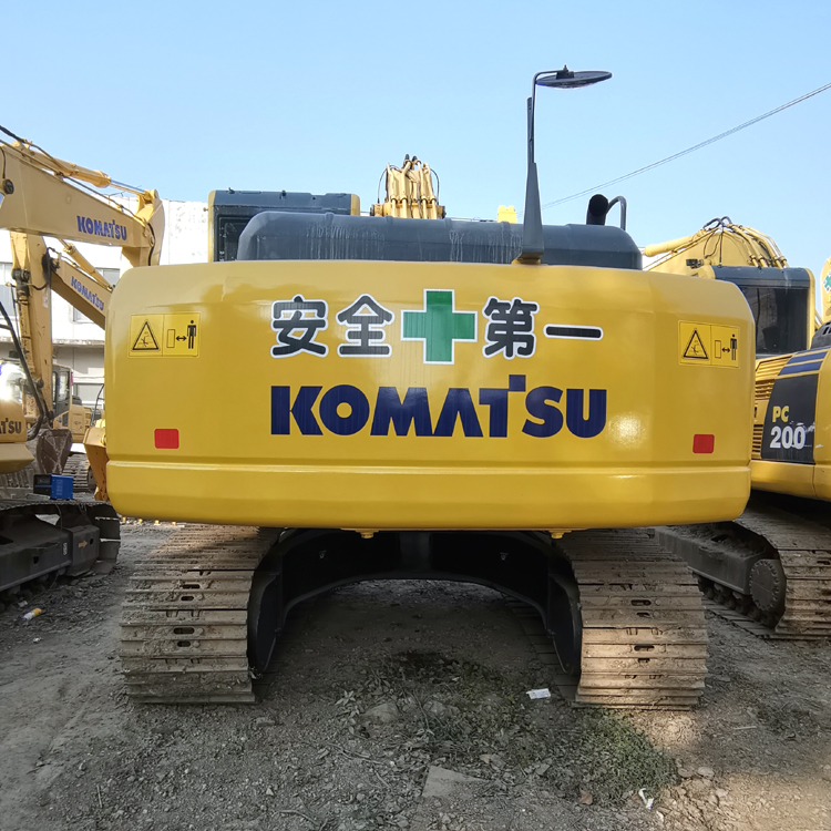 Made in Japan Used Komatsu PC210-8 Excavator 21 Ton with Original Color in Shanghai