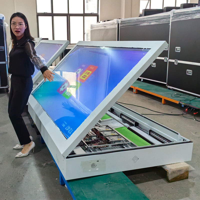 China Commercial Totem Digital Outdoor Digital Signage Displays Different Size on sale