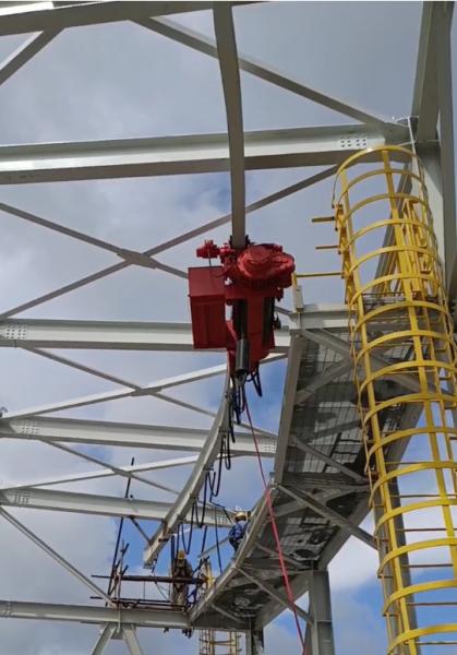 Tank top maintenance lifting machinery equipment LNG curved rail electric hoist