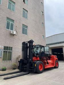 China Heavy Duty Forklift With 15 Tons Capacity 45 to 90 Degrees Tilt Range factory