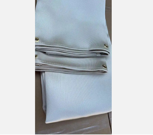 China 6 X 9 M Car Flame Retardant Mat Fire Blanket For Fire Protection factory