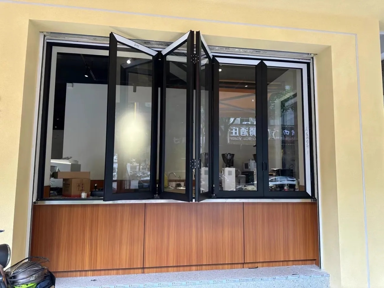Museum Conservation Grade Folding Windows - 99% UV Blocking