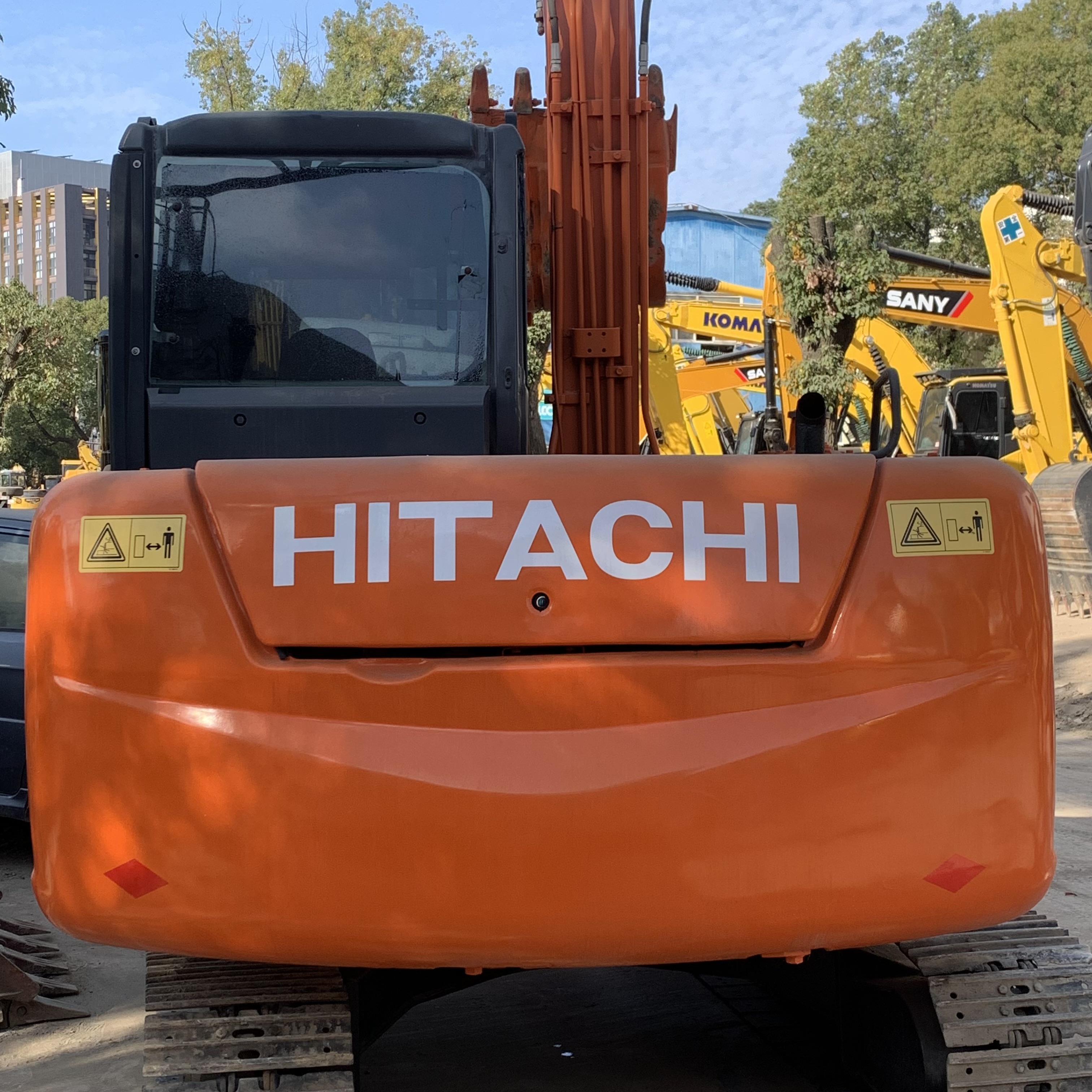 Excavate 6 tons of durable hydraulic tracked Hitachi 60 second-hand excavator, with low price and good excavation perf