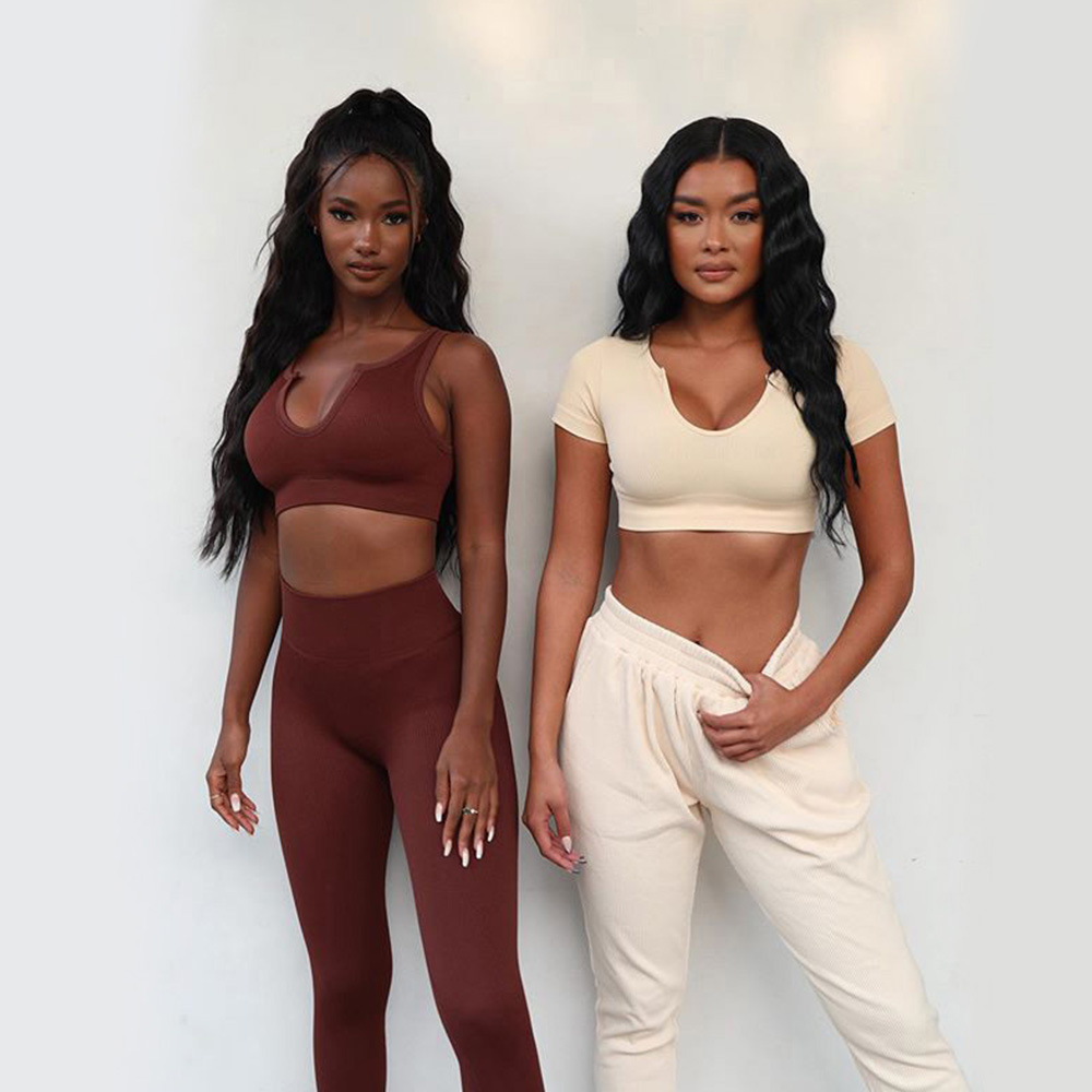 90% Nylon 10% Spandex Seamless Yoga Sets Antipollution Shorts And Crop Top Gym Set