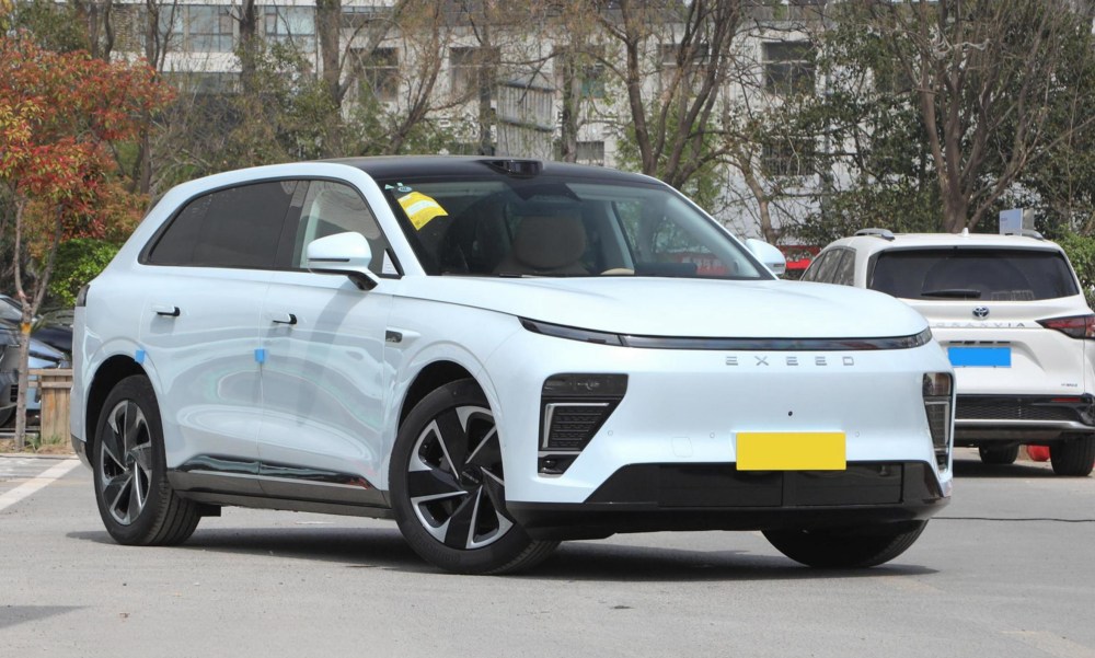 s 2024 Exeed STERRA Hybrid SUV 265hp 2000km EV Range RWD 3000mm Wheelbase The Perfect Combination of Power and Efficiency