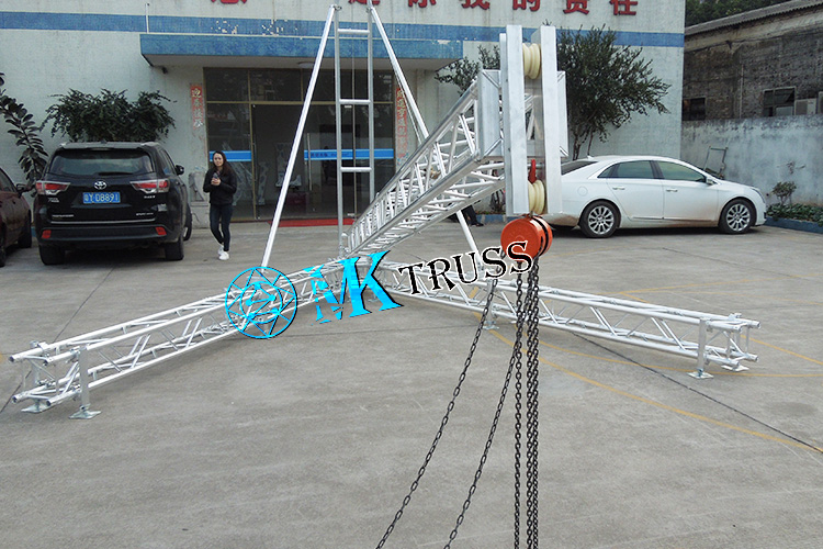 Simple Style Aluminum Line Array Speaker Hanging Truss Hassle-Free Installation