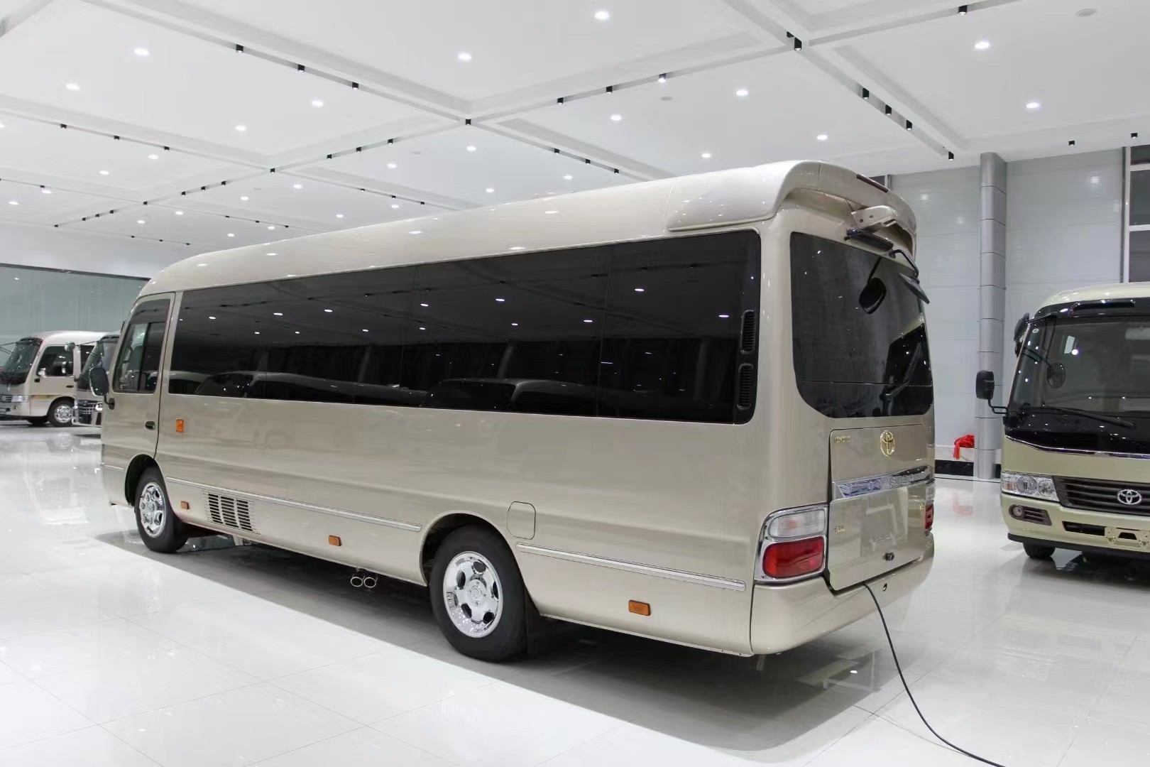 Toyota Coaster 8 Seater Tourist Bus Business Reception Bus Gasoline Rear Drive 4×2 Manual