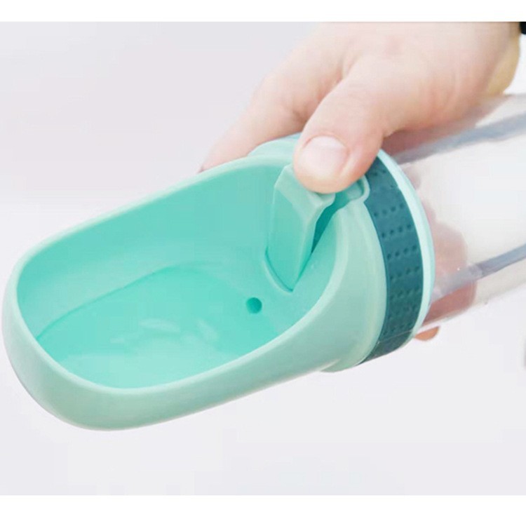 Pet Travel Cup Portable Dog Water Bottle Hanging Cat Water Cup Travel Outing Dog Water Bottle Pet Waterer