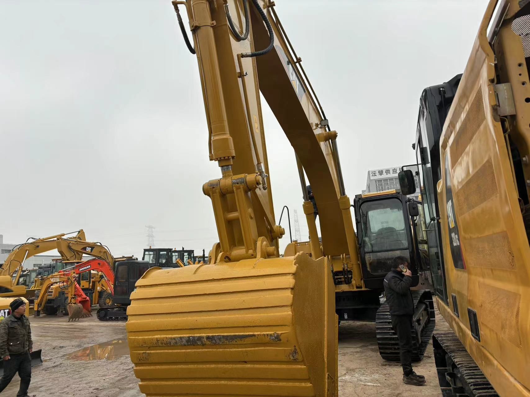 25 Ton 325C CAT Excavator Second Hand Crawler Digging Machine