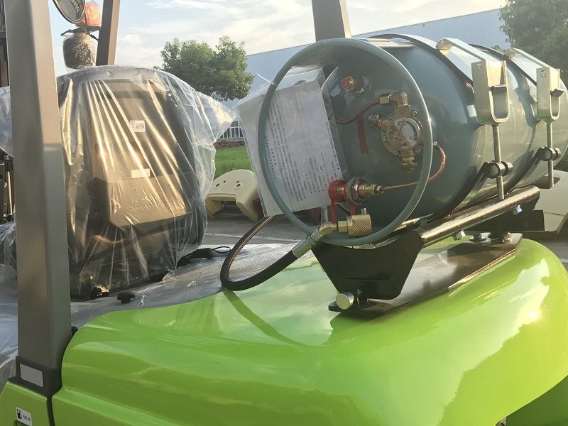 Gas LPG Gasoline Dual Fuel Forklift with Steel Bottle