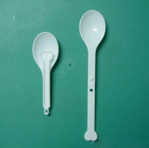 China 15 cm Plastic folding spoon disposable in white color factory