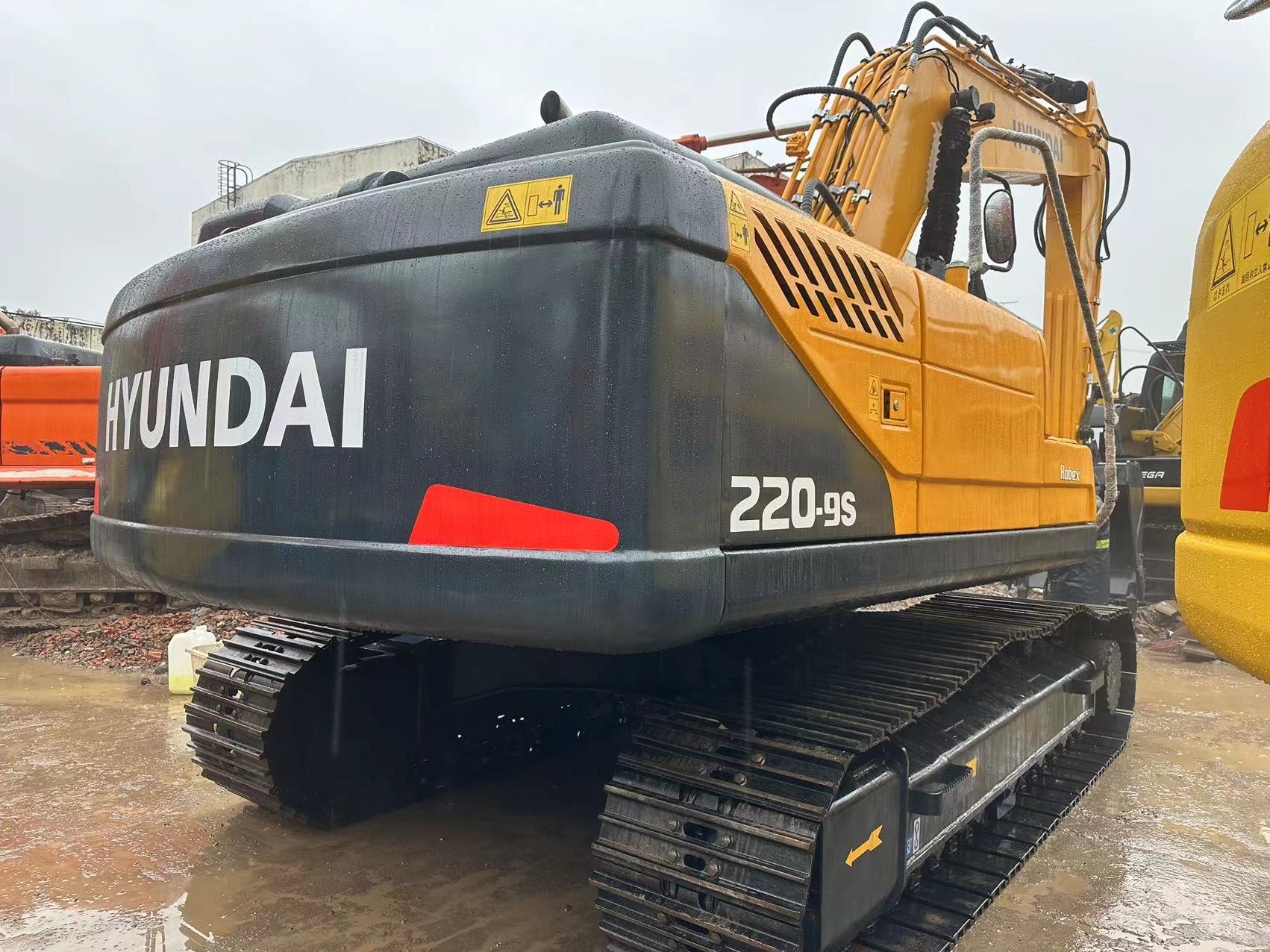 ORIGINAL Valve 20 Ton Used Hyundai 220-9s Excavator Made in Korea with Good Condition