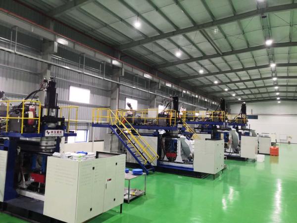 Extrusion HDPE Blow Moulding Equipment 2000L 8 Layers Chemical Water Tank