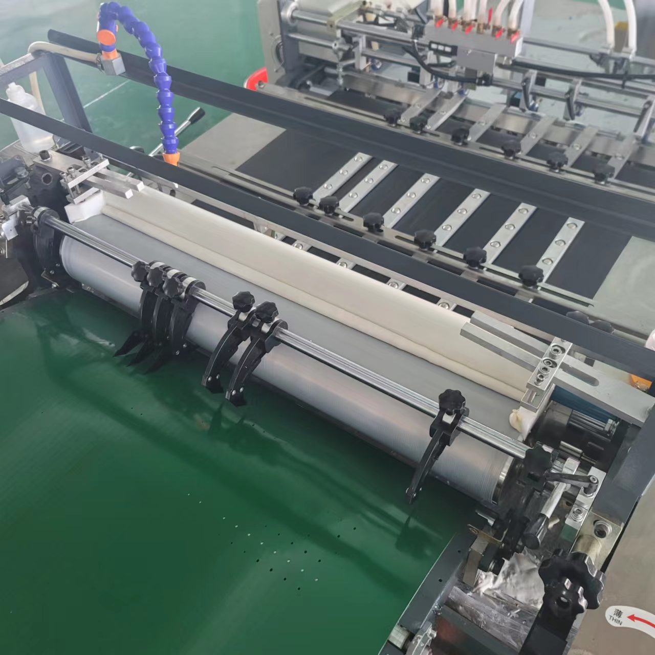DG850 China Supplier High Speed Pasting Machine Paper Casecover Gluing Machine