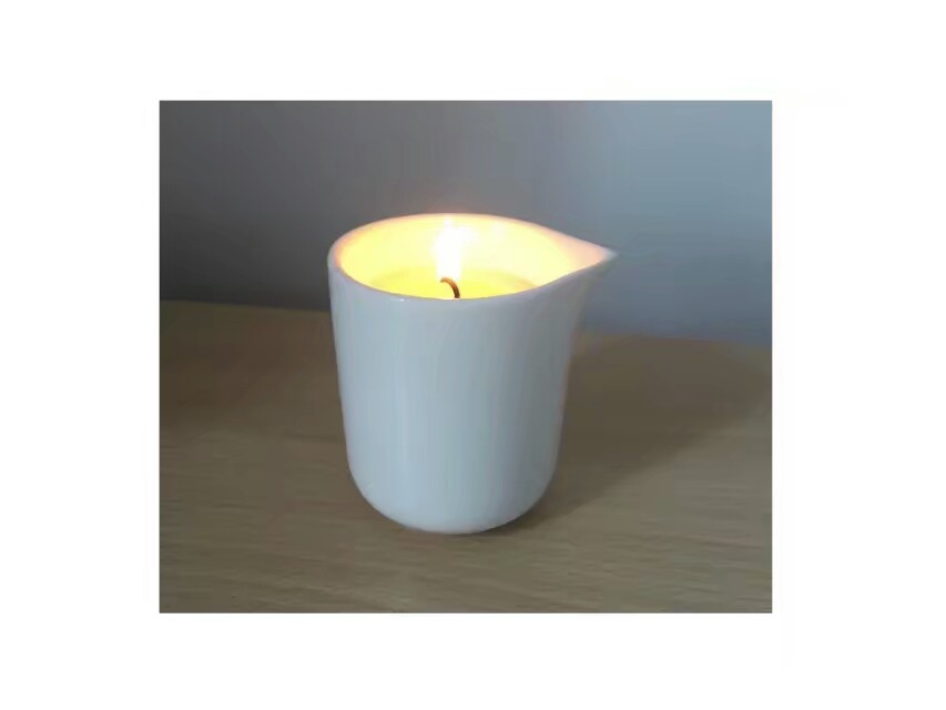 Home scented white soy candle with oud fragrance and unique ceramics container