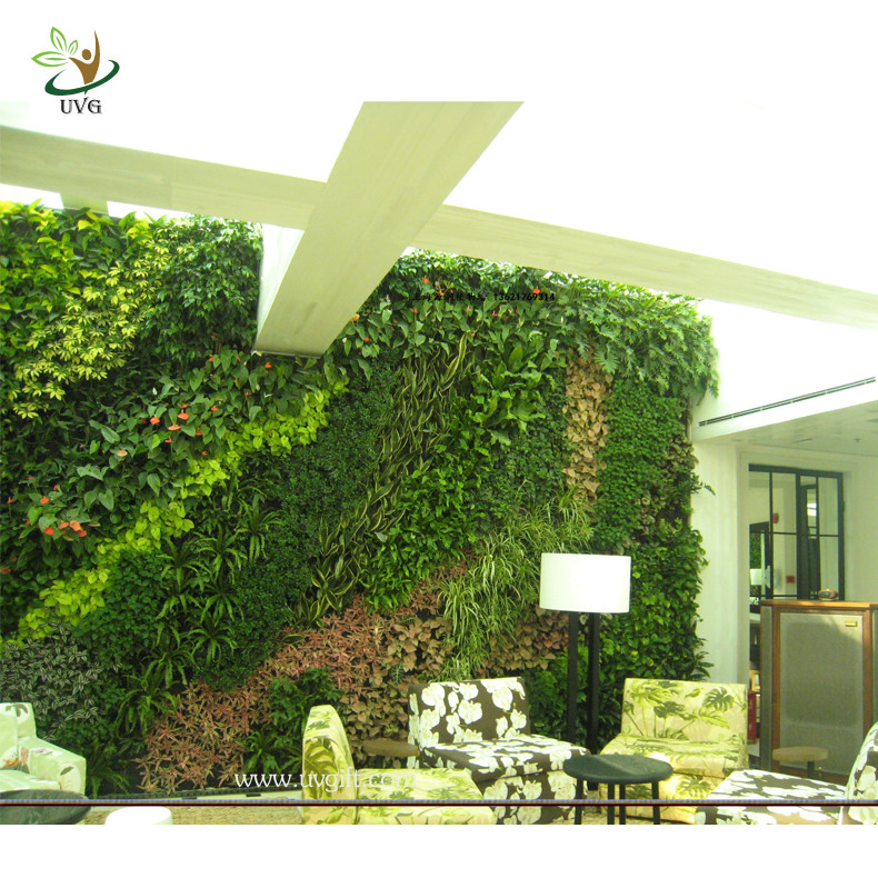 UVG GRW021 Fake vertical garden in plastic artificial plants for indoor and outdoor wall decoration