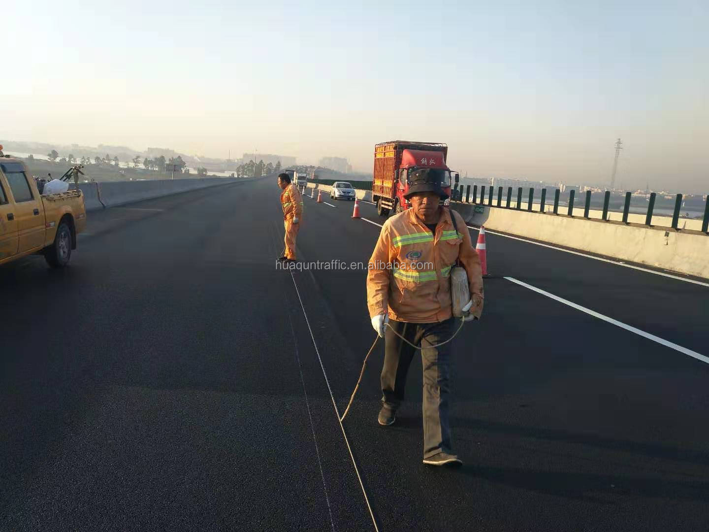 Highway Thermoplastic Paint C5 Resin Traffic Line Paint White And Yellow