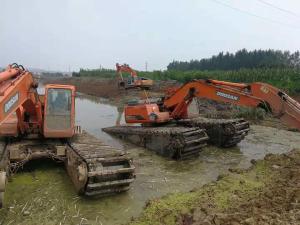 China Durable Amphibious Pontoon Upper Excavator Hydraulic Components With Track Chains factory