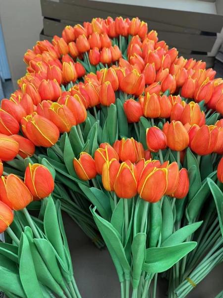 Best sell Wedding Decorative PU Real Touch Tulip Rose Flowers Tulips Artificial