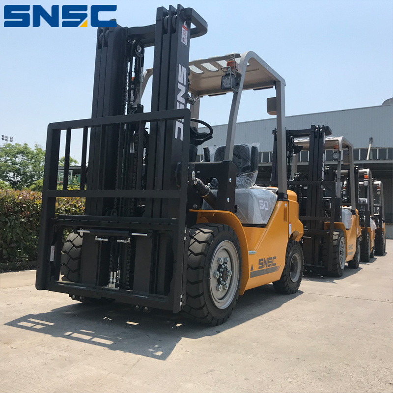 2.5ton 5000pound Lp Gas Forklift LPG Petrol Forklift with Nissan Engine