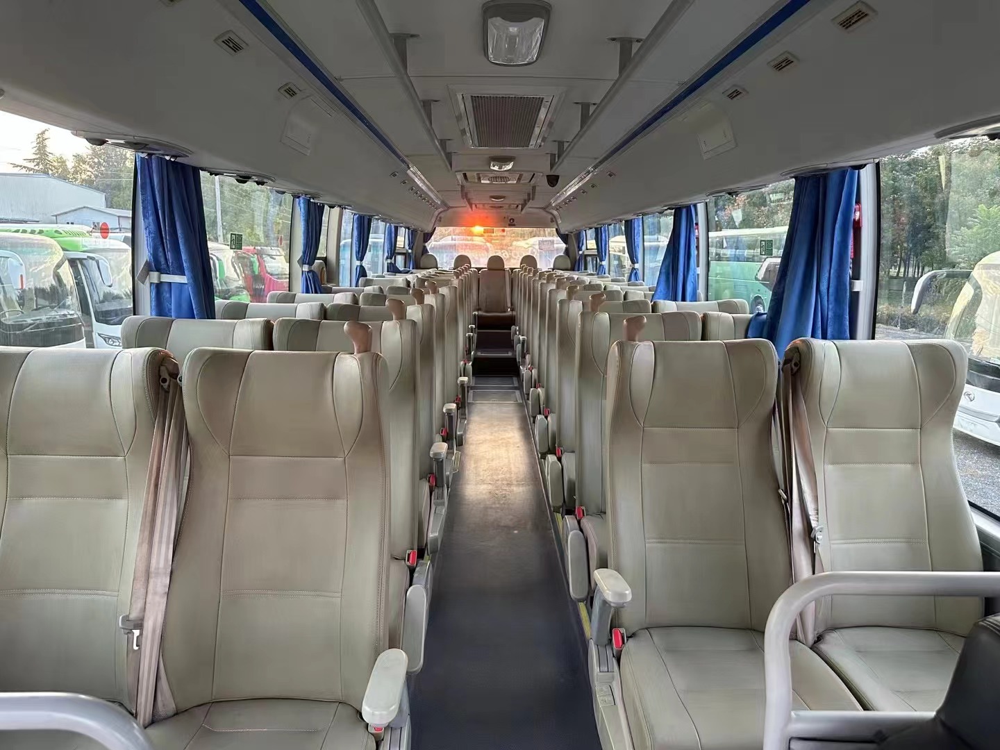 46-seat ZK6109 Tour Bus 2018 with 6-8L Engine Capacity Used and in Good Condition