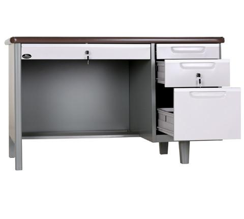 1072 * 668 * 750mm Steel Computer Table , No Formaldehyde Steel Study Table With