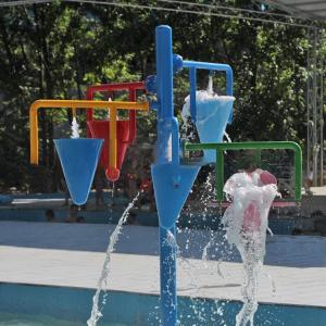 China Colourful Design Water Park Buckets Water Spray Park Weather Resistance factory