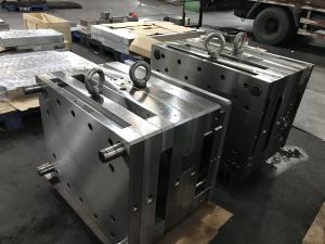 China Hasco 1.2738 Plastic Injection Mold Base 124 Cavities factory