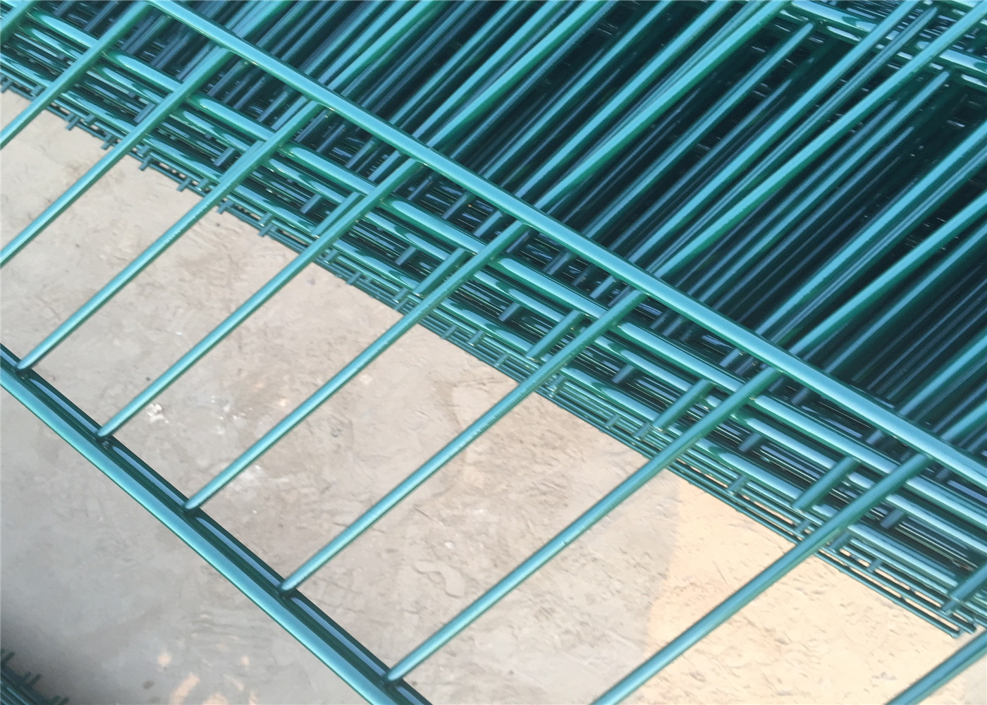 China supply double horizontal wire welded arched mesh fence